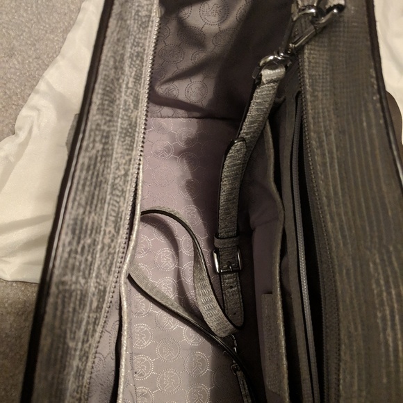 Michael Kors Selma Saffiano Leather Medium Satchel - Picture 4 of 5